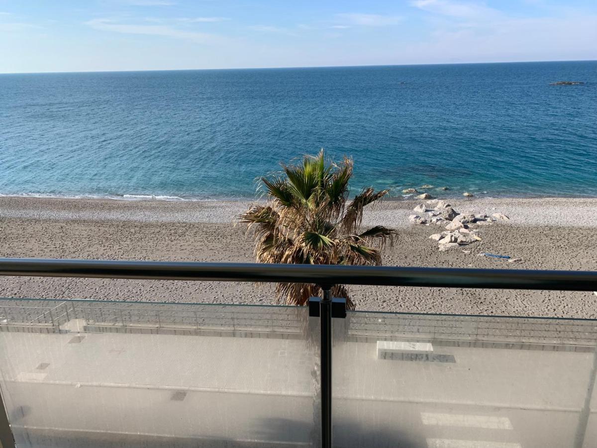 Capo dʼOrlandoLa Porta Delle Eolieアパートメント エクステリア 写真