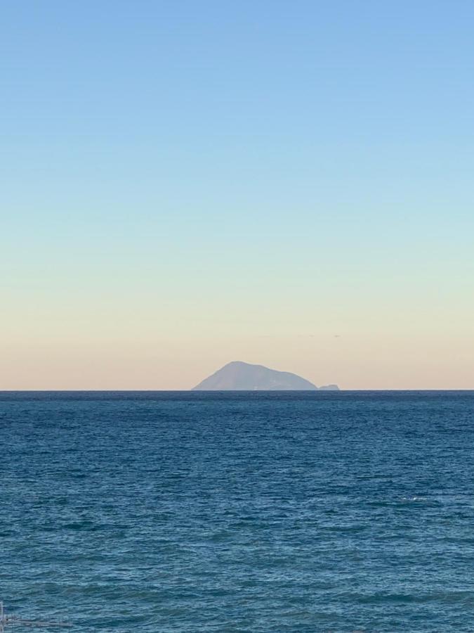 Capo dʼOrlandoLa Porta Delle Eolieアパートメント エクステリア 写真